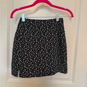 NWT Brandy Melville Floral Black Skirt